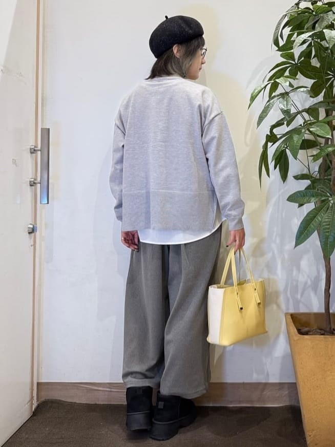 misakiさんの「SHOO･LA･RUE｜【2点セット/洗濯機可/S-LL】着回しがきく もちもちハイネックニット+裾シャツインナー」を使ったコーディネート
