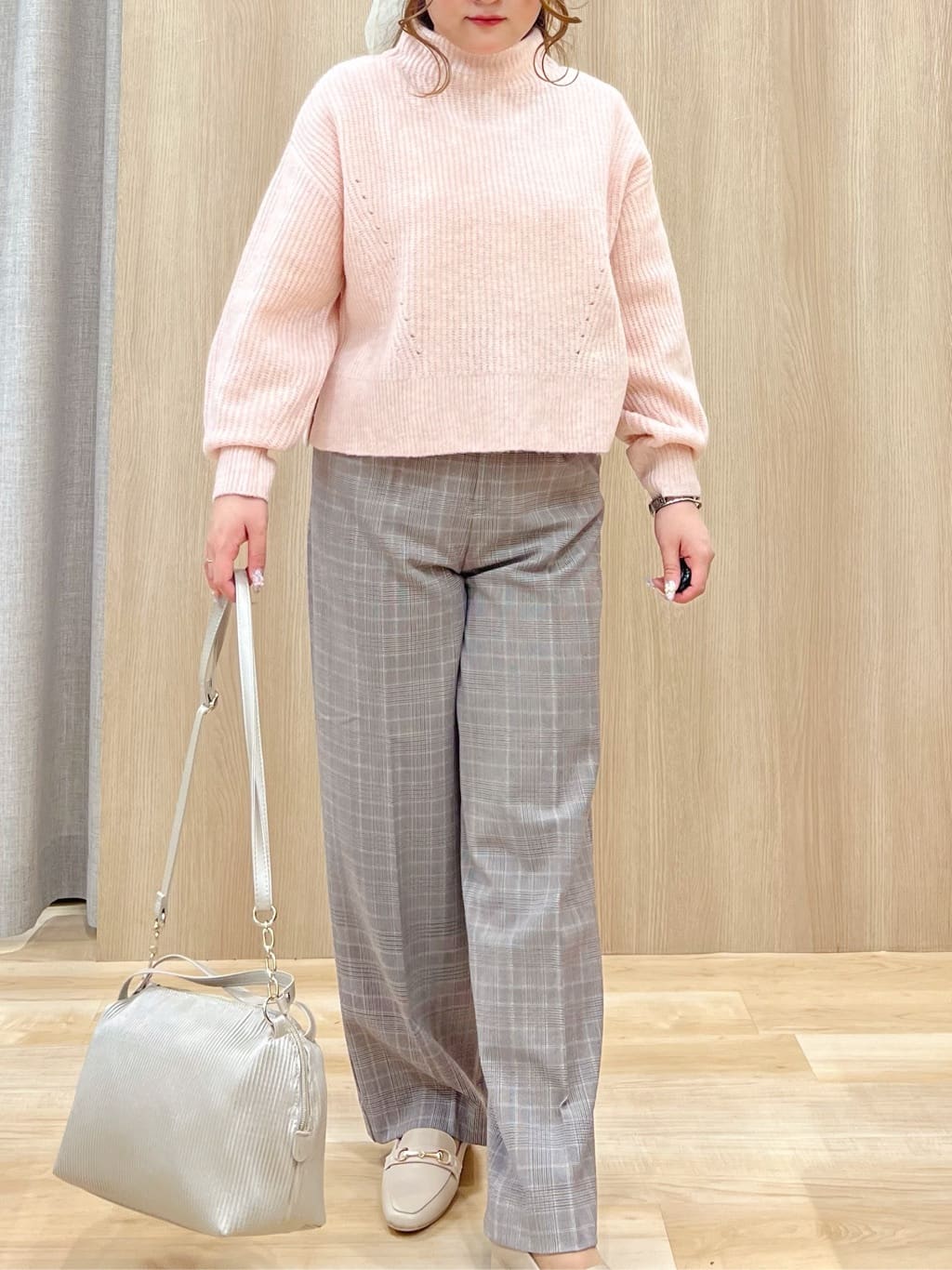 みことさんの「grove｜【あったか裏起毛】かっこよさも穿き心地も叶える、優秀スラックスパンツ」を使ったコーディネート