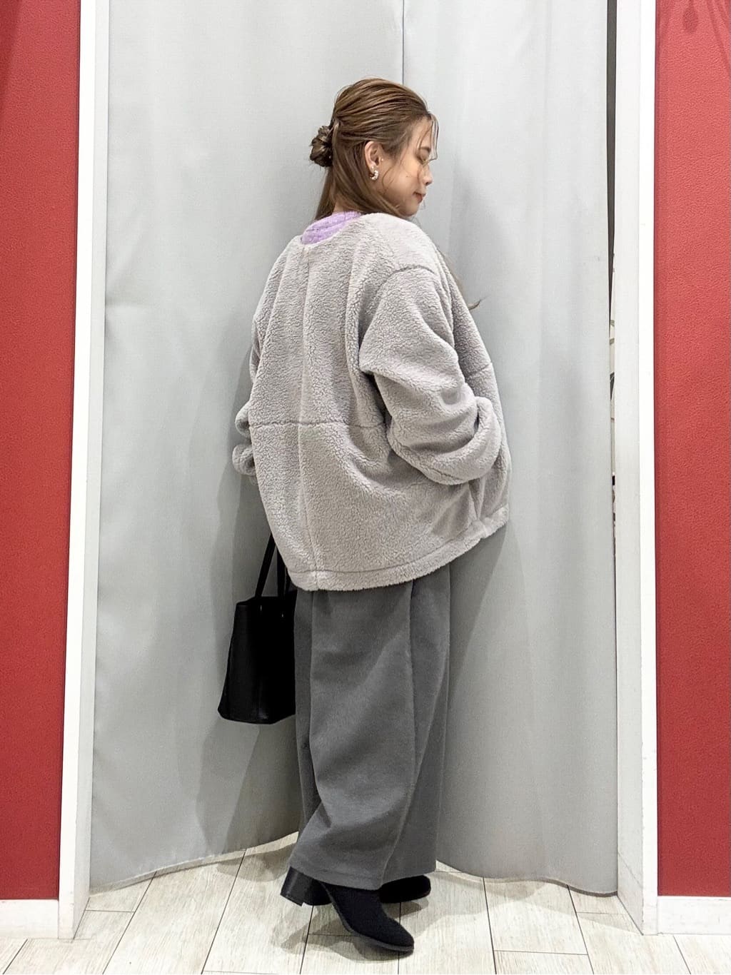 shioさんの「SHOO･LA･RUE｜【2点セット】着るだけで決まる クラシカルなツイード調 チェック柄セットアップ」を使ったコーディネート