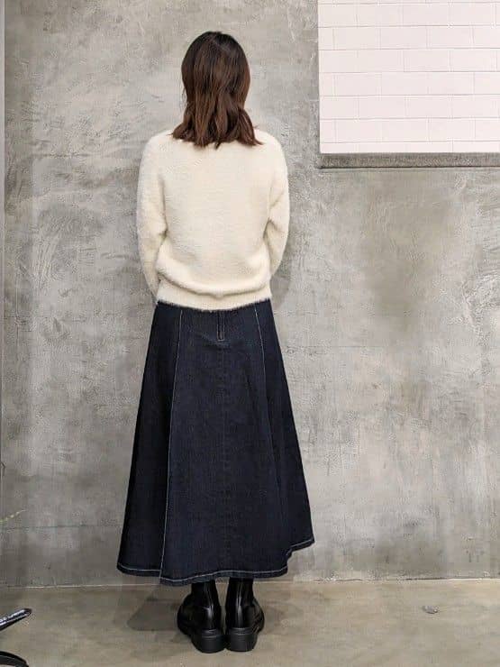  E.Yさんの「THE SHOP TK｜【華やかで柔らか】ふわふわフェザーニット/洗える・前後2WAY」を使ったコーディネート