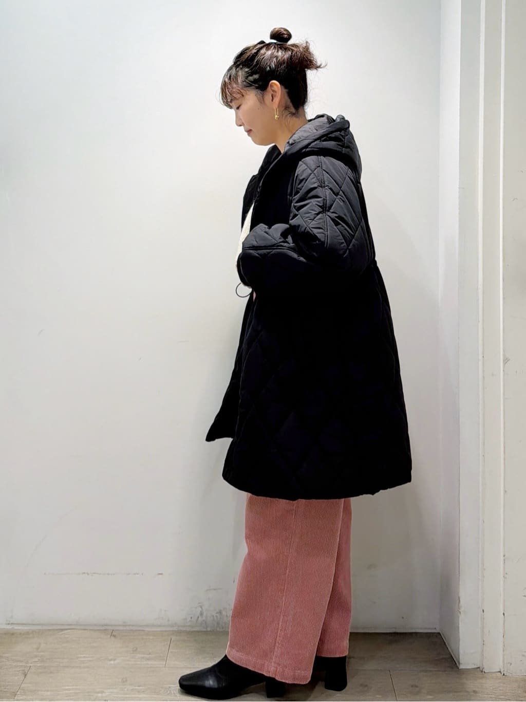 sumicaさんの「OPAQUE.CLIP｜コーデュロイタックワイドパンツ【洗濯機OK】」を使ったコーディネート