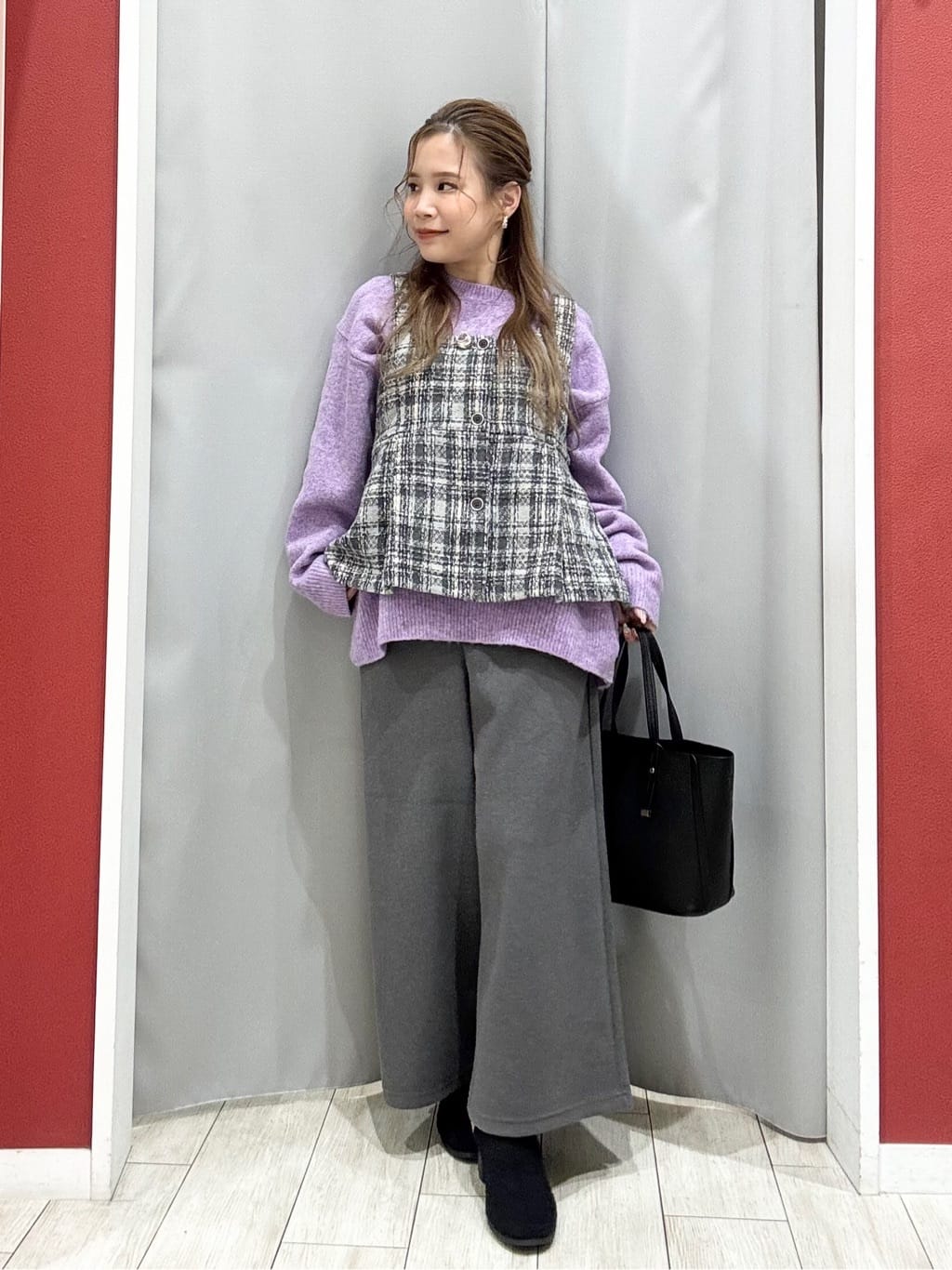 shioさんの「SHOO･LA･RUE｜【2点セット】着るだけで決まる クラシカルなツイード調 チェック柄セットアップ」を使ったコーディネート