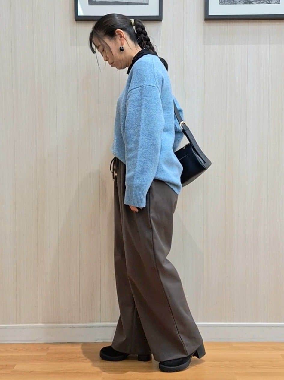 Saoさんの「SHOO･LA･RUE｜【洗濯機可/S-LL】 フラップイージーワイドパンツ」を使ったコーディネート