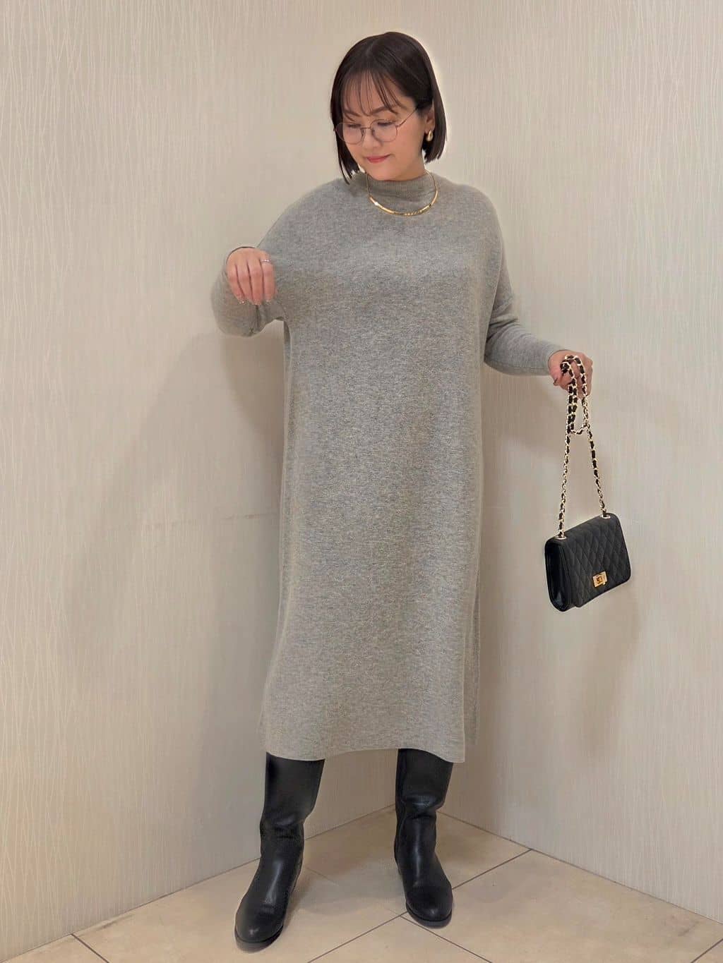naokoさんの「UNTITLED｜【ロング丈/ゆったりシルエット】テントライン ニットワンピース」を使ったコーディネート