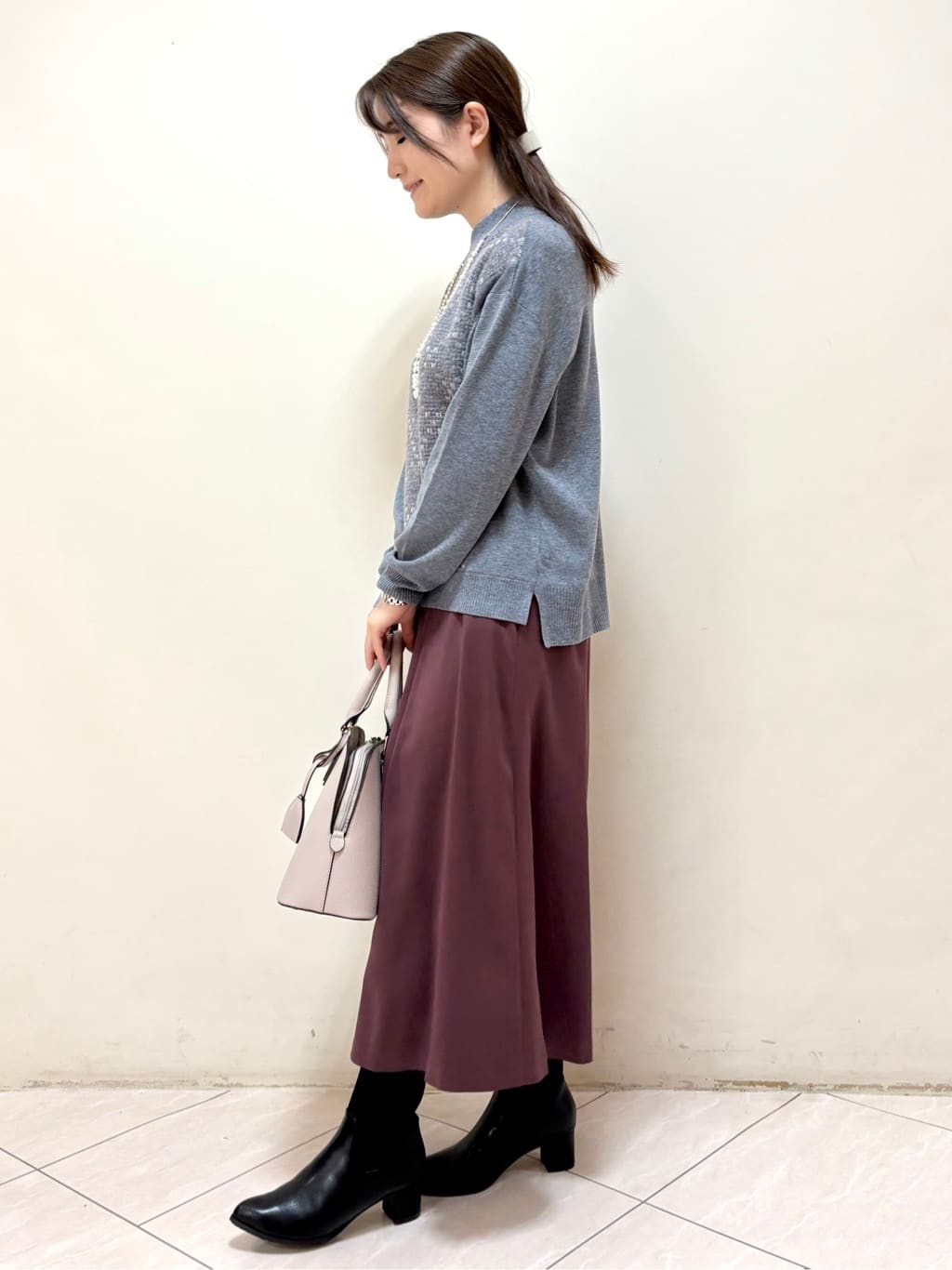 mikiさんの「Reflect｜【通勤】スエードライクフレアスカート」を使ったコーディネート