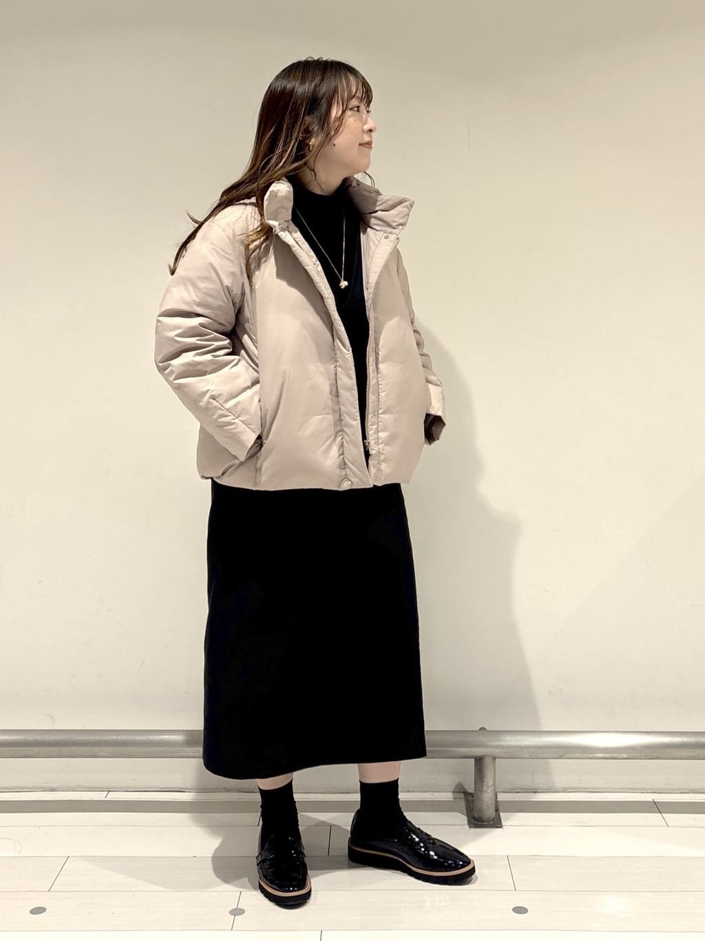 nakamuraさんの「Reflect｜【すっきりシルエット】ショート丈ダウンコート」を使ったコーディネート