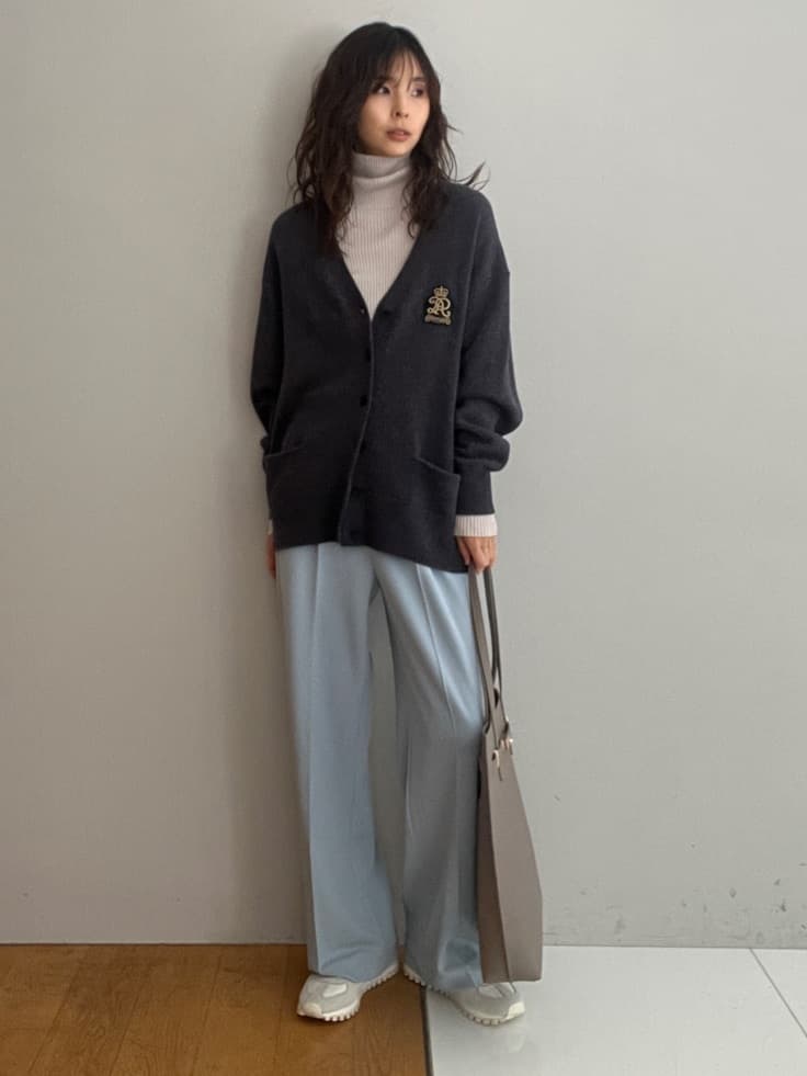 misaさんの「DRESSTERIOR｜シルクブレンドメリノウールリブプルオーバー」を使ったコーディネート