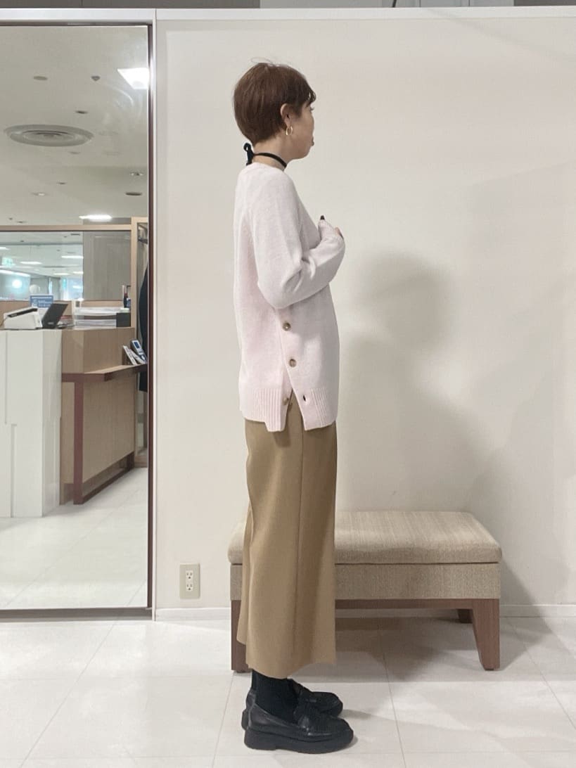 IWAMOさんの「UNTITLED｜【重ね着もおすすめ/洗える】ウールカシミヤ クルーネックニット」を使ったコーディネート
