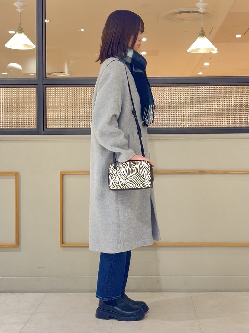 kumiさんの「INDIVI｜【軽量／ウール混】ライトフォルム ロングコート」を使ったコーディネート