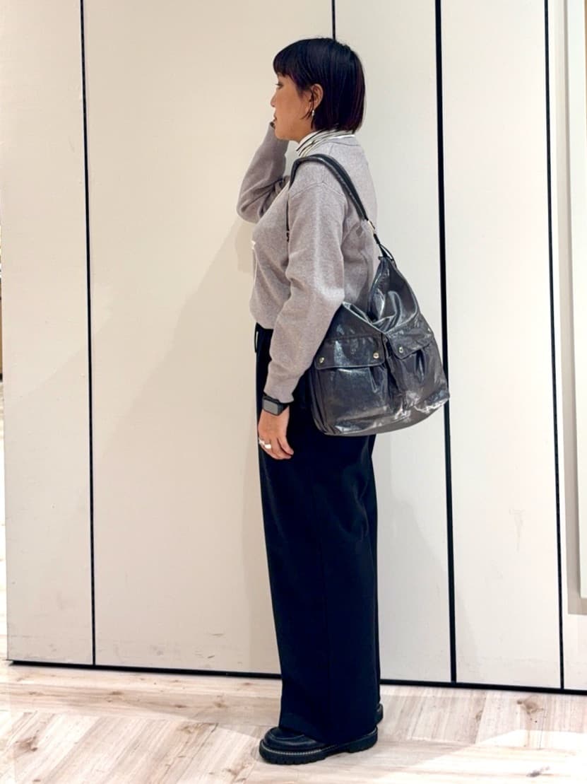 minさんの「SHOO･LA･RUE｜【洗濯機可/S-LL】もちもちタッチ スウェットライクロゴニット」を使ったコーディネート