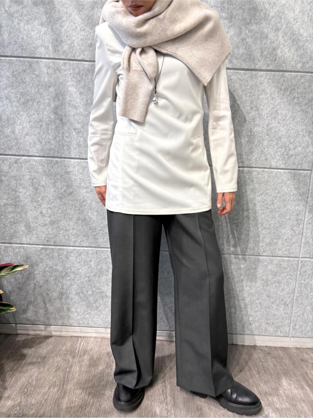 ibuさんの「CODE A｜zip form cardigan」を使ったコーディネート