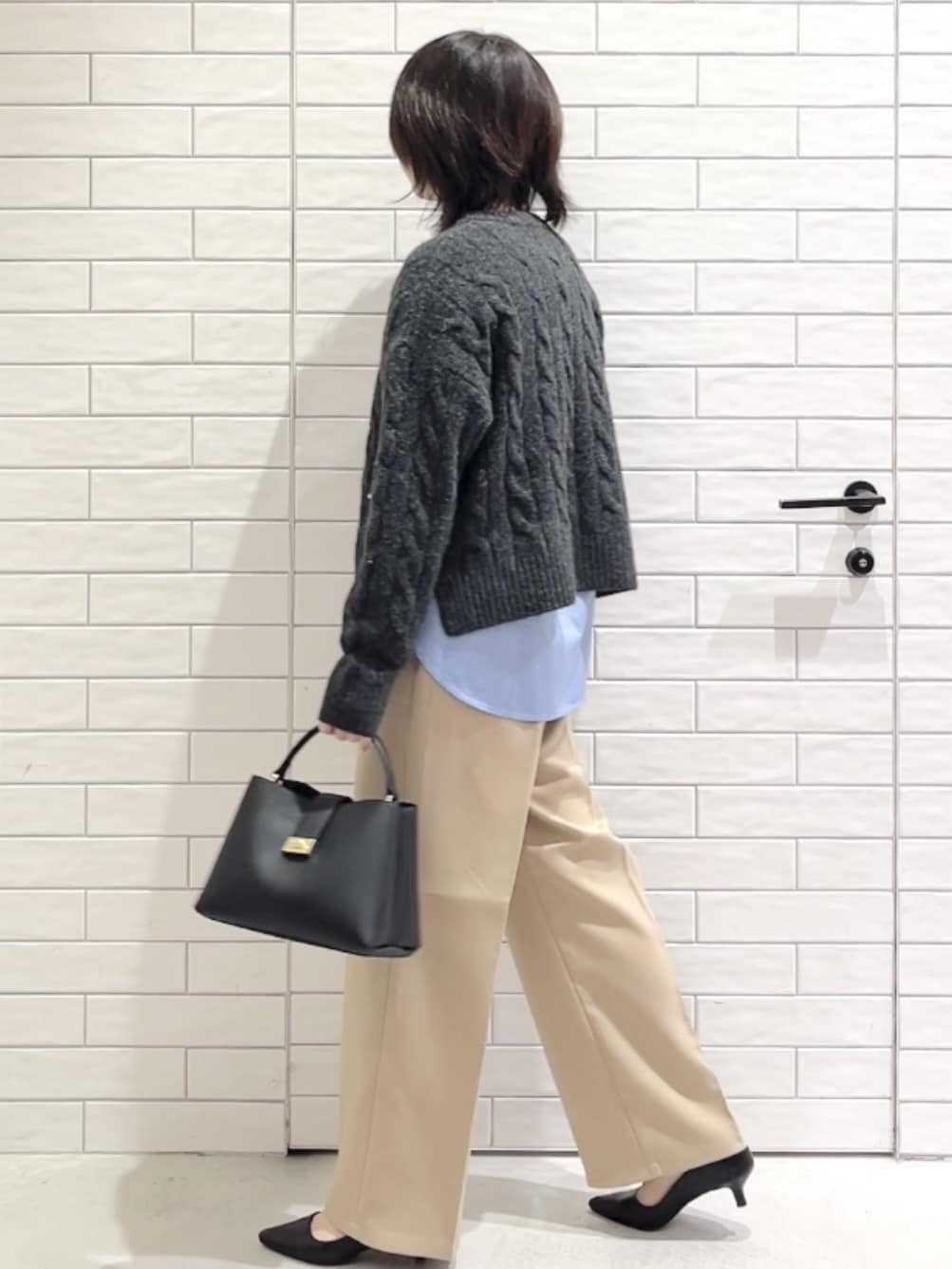 しおりさんの「OPAQUE.CLIP｜イージーワイドパンツ【洗濯機OK】」を使ったコーディネート