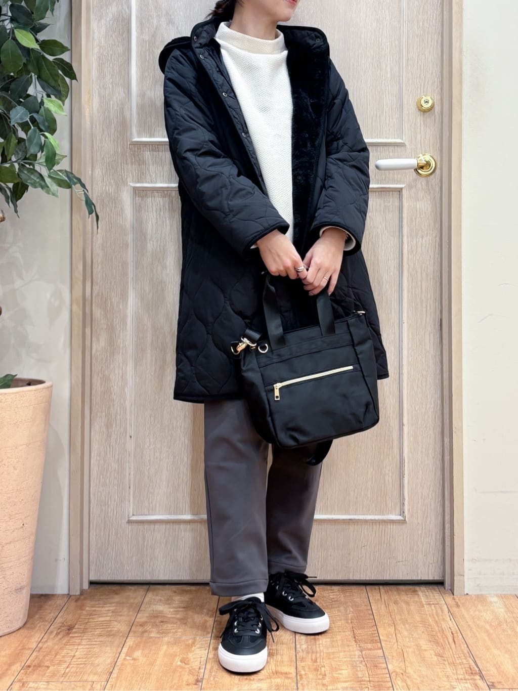 なみさんの「SHOO･LA･RUE｜【撥水/フード取り外し可】冬に嬉しいこだわり満載 ひょうたん柄キルトコート」を使ったコーディネート