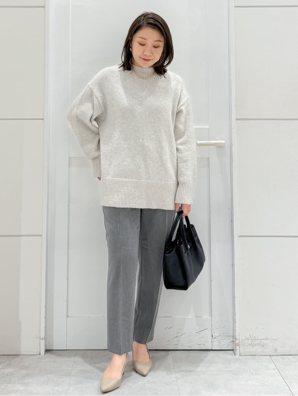 yuka.aさんの「OPAQUE.CLIP｜ウォームタッチ イージーテーパードパンツ【洗濯機洗OK／ストレッチ】」を使ったコーディネート