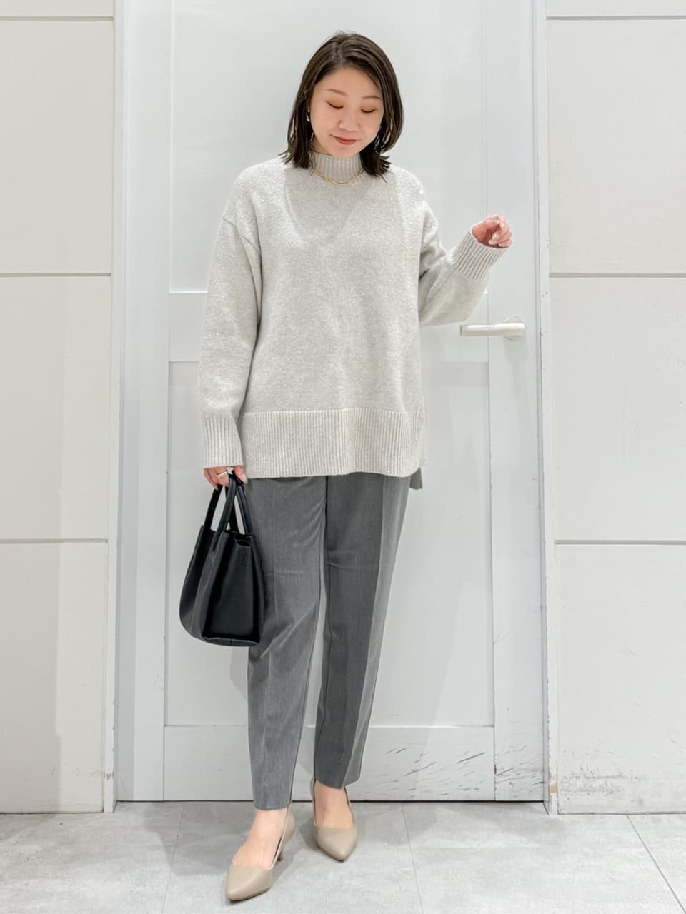 yuka.aさんの「OPAQUE.CLIP｜ウォームタッチ イージーテーパードパンツ【洗濯機洗OK／ストレッチ】」を使ったコーディネート