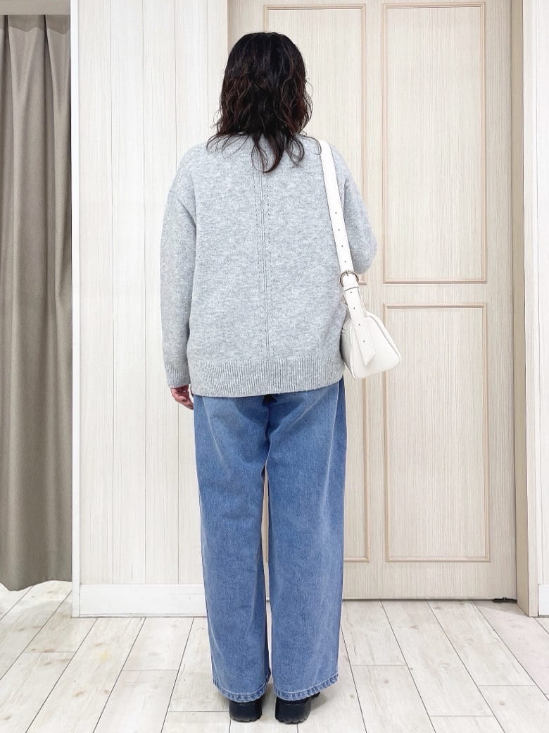 kaneさんの「SHOO･LA･RUE｜【洗濯機可】お気に入りカラーを身にまとって　ふんわりゆるニット」を使ったコーディネート