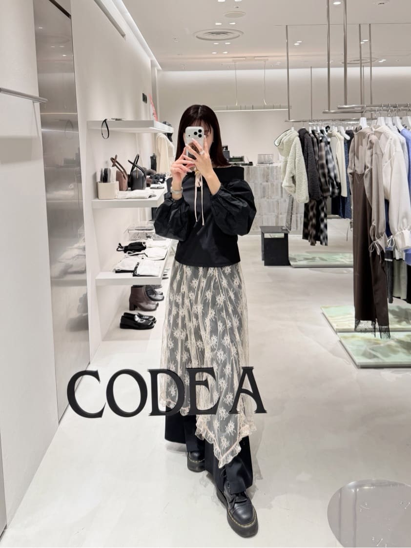kanamiさんの「CODE A｜puff glow off top」を使ったコーディネート