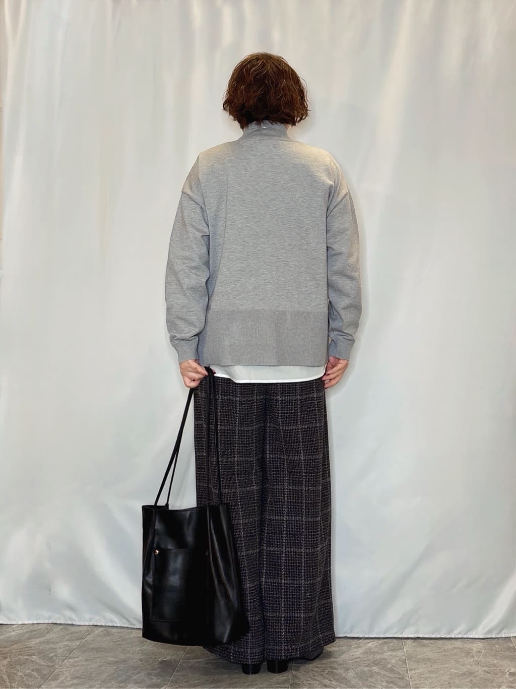 たみさんの「SHOO･LA･RUE｜【2点セット/洗濯機可/S-LL】着回しがきく もちもちハイネックニット+裾シャツインナー」を使ったコーディネート