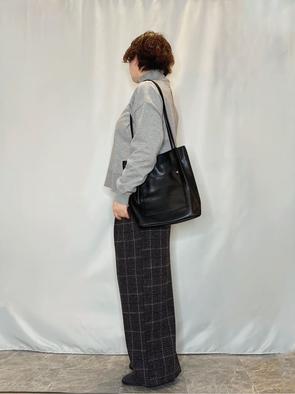 たみさんの「SHOO･LA･RUE｜【2点セット/洗濯機可/S-LL】着回しがきく もちもちハイネックニット+裾シャツインナー」を使ったコーディネート