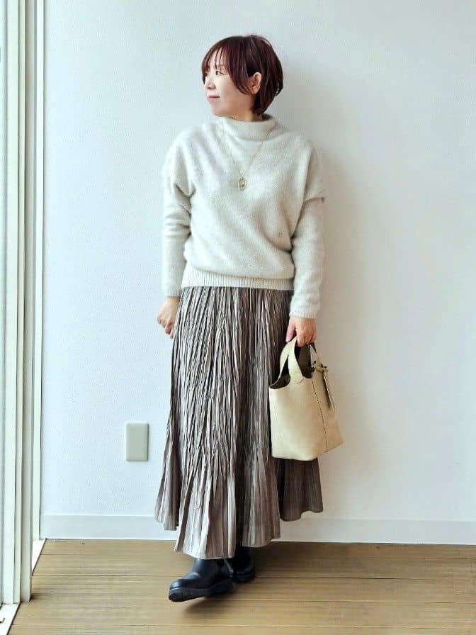 やじまさんの「UNTITLED｜【大人な品格/ふわふわニット】フォックスカシミヤ コクーンニット」を使ったコーディネート