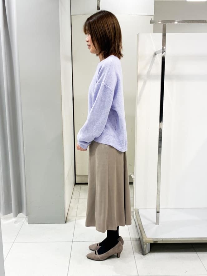 たみちゃんさんの「Reflect｜【選べる5色／ゆったりシルエット】Vネックスパンコールニット」を使ったコーディネート