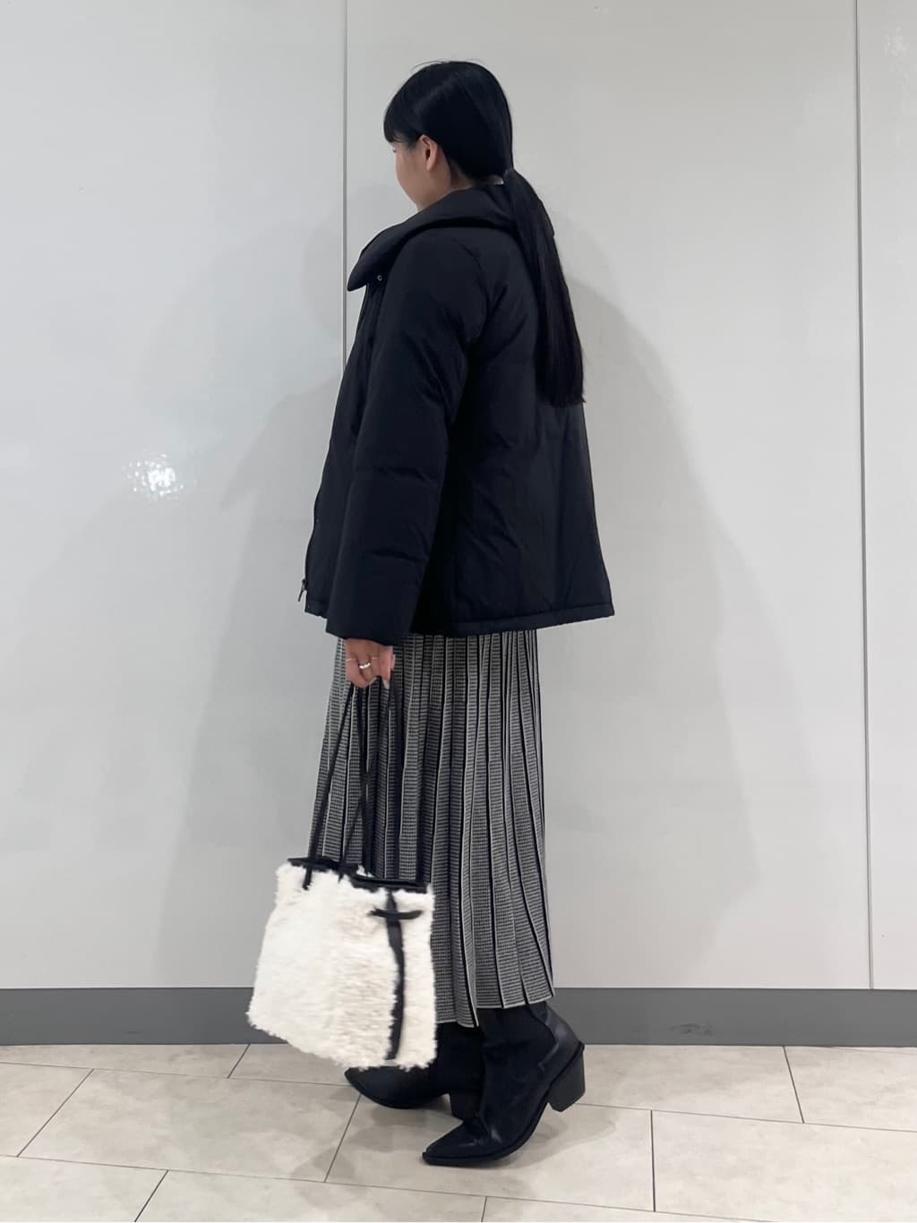 hasuさんの「INDIVI｜【洗える】エアリーシャギートップス」を使ったコーディネート