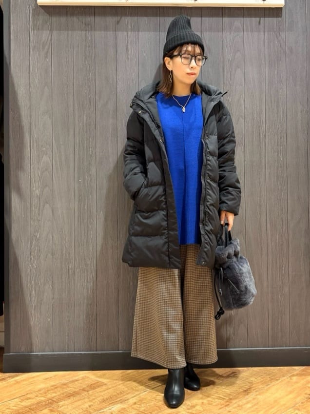 meiさんの「SHOO･LA･RUE｜【洗濯機可/撥水】フェイクファーフード ロングダウン」を使ったコーディネート