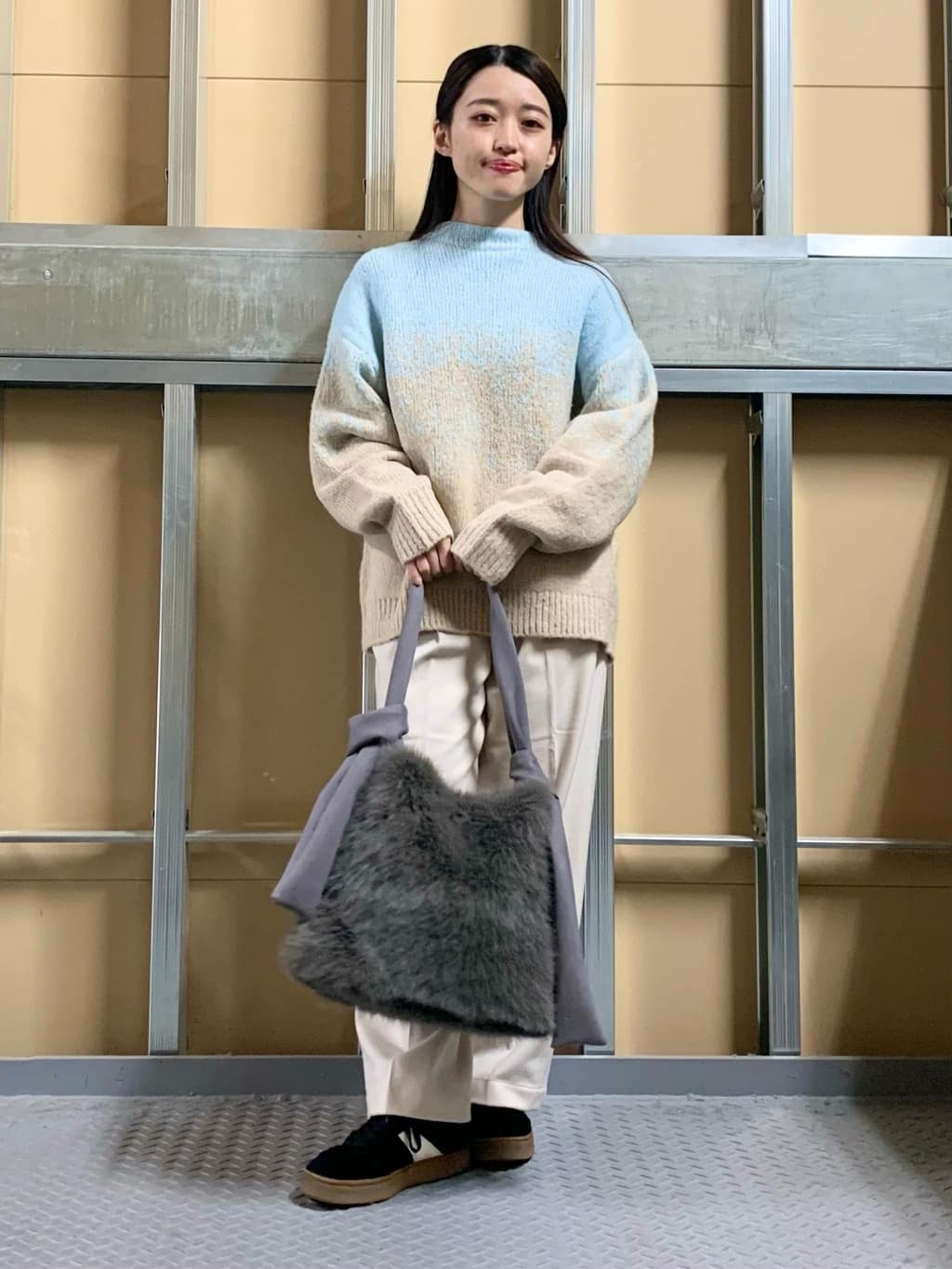 sahoさんの「THE SHOP TK｜バルキーブレンドヤーンニットプルオーバー」を使ったコーディネート
