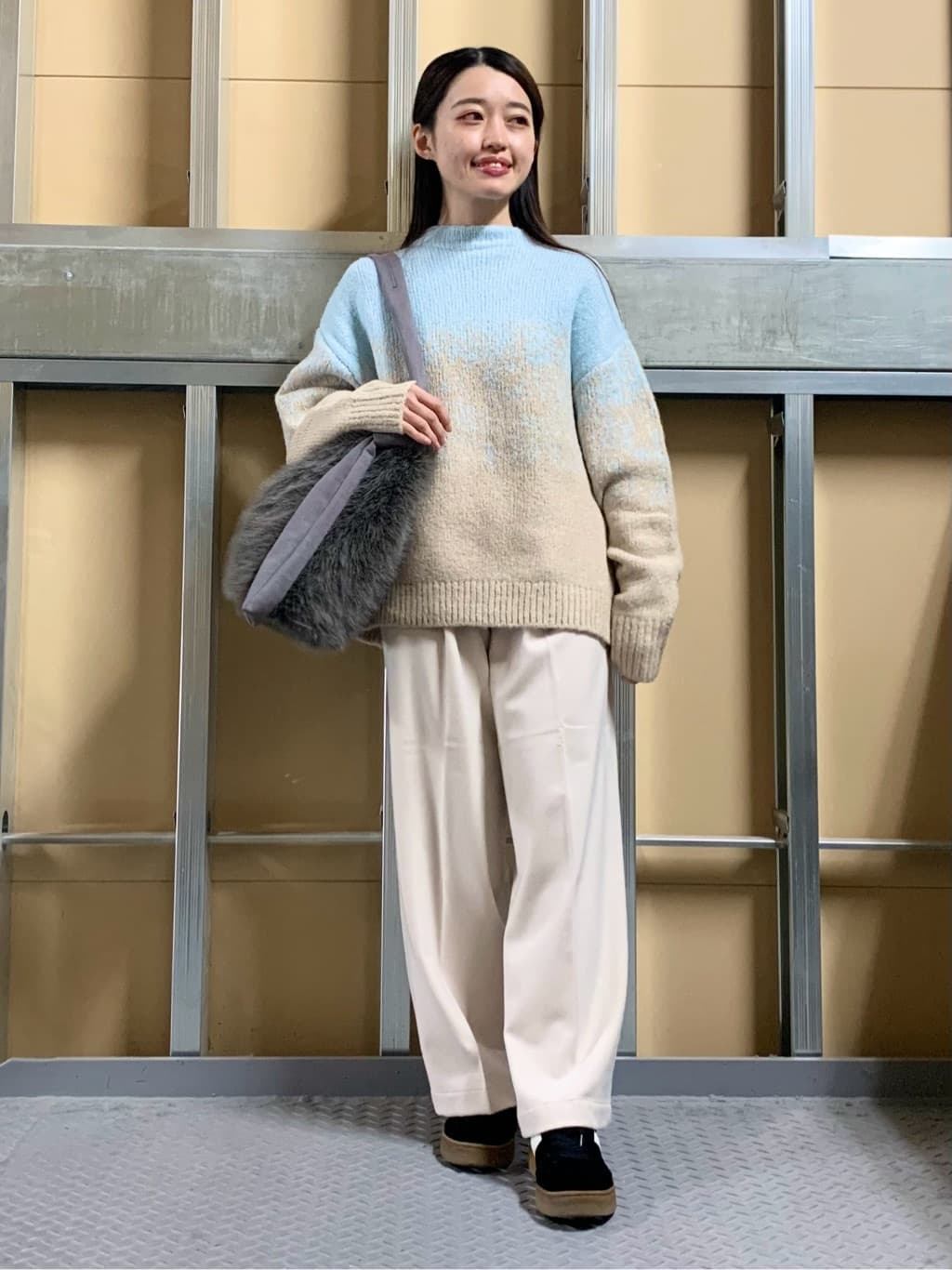 sahoさんの「THE SHOP TK｜バルキーブレンドヤーンニットプルオーバー」を使ったコーディネート