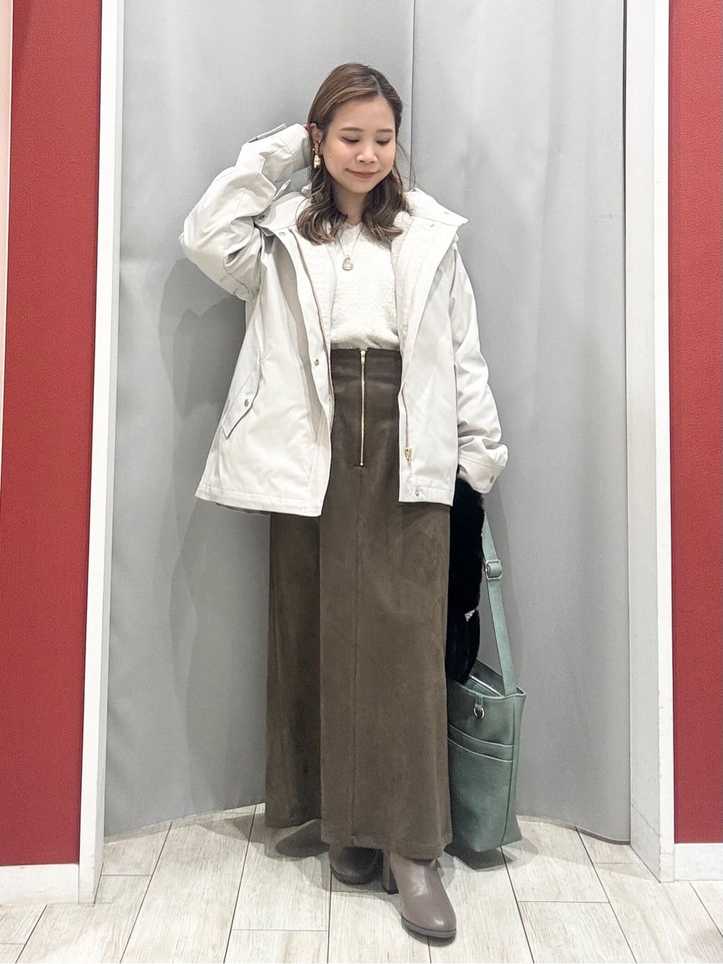 shioさんの「SHOO･LA･RUE｜【S-LL】きらっと華やぐ　大人のスパンコールニット」を使ったコーディネート