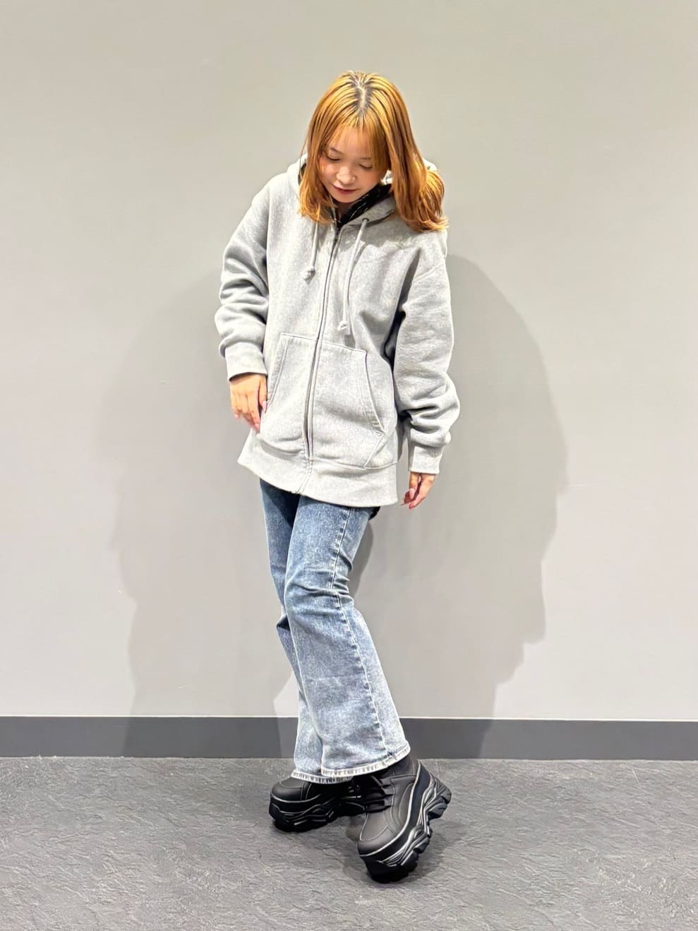 せらら⭐️さんの「ESPERANZA｜ハイカット厚底スニーカー」を使ったコーディネート