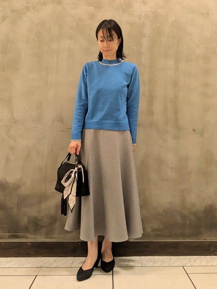 shioさんの「grove｜バイカラーハイネックニット」を使ったコーディネート
