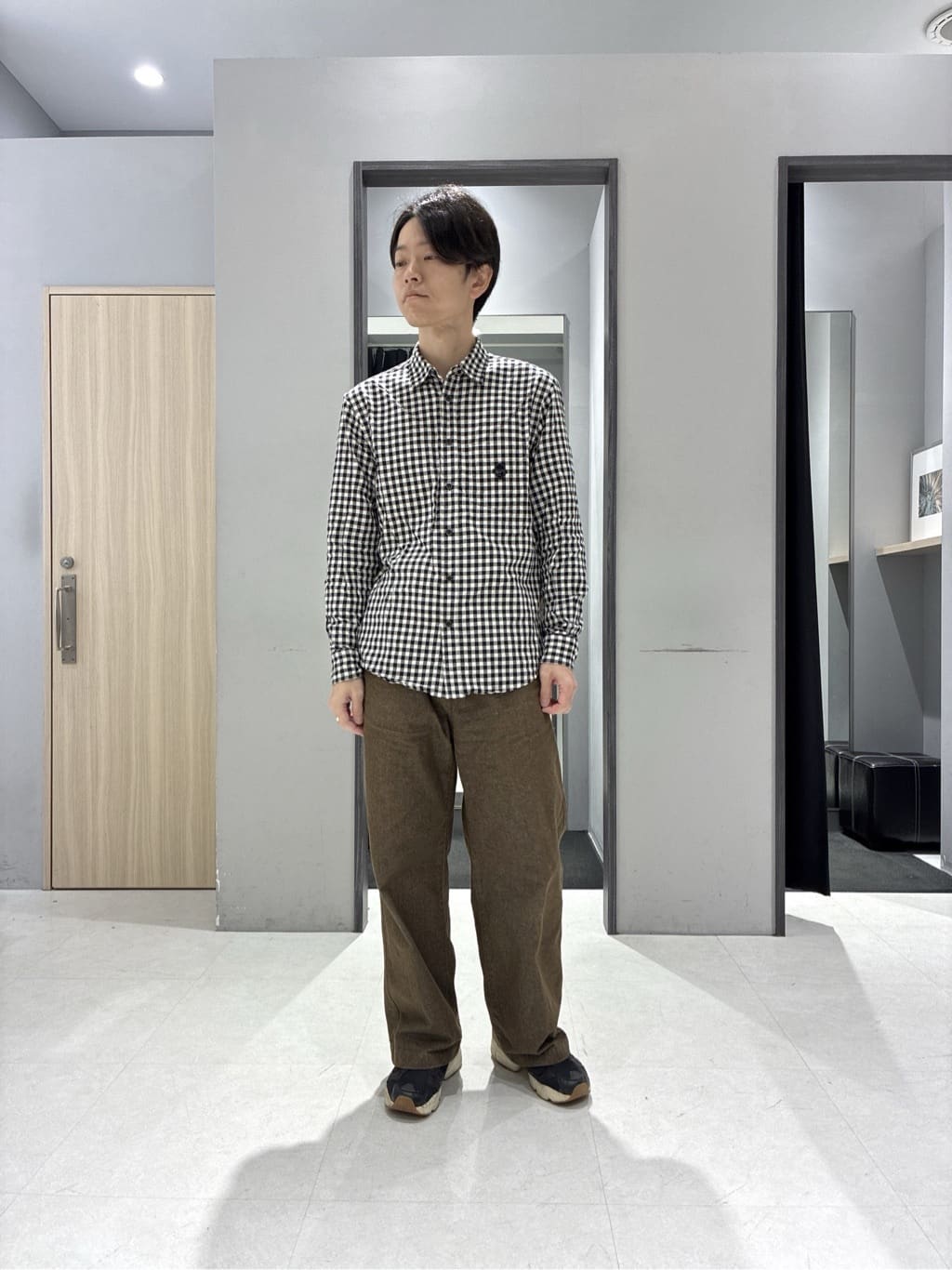わいずみさんの「TAKEO KIKUCHI｜【Air Palette Knit】ワンポイント カラーニット プルオーバー」を使ったコーディネート