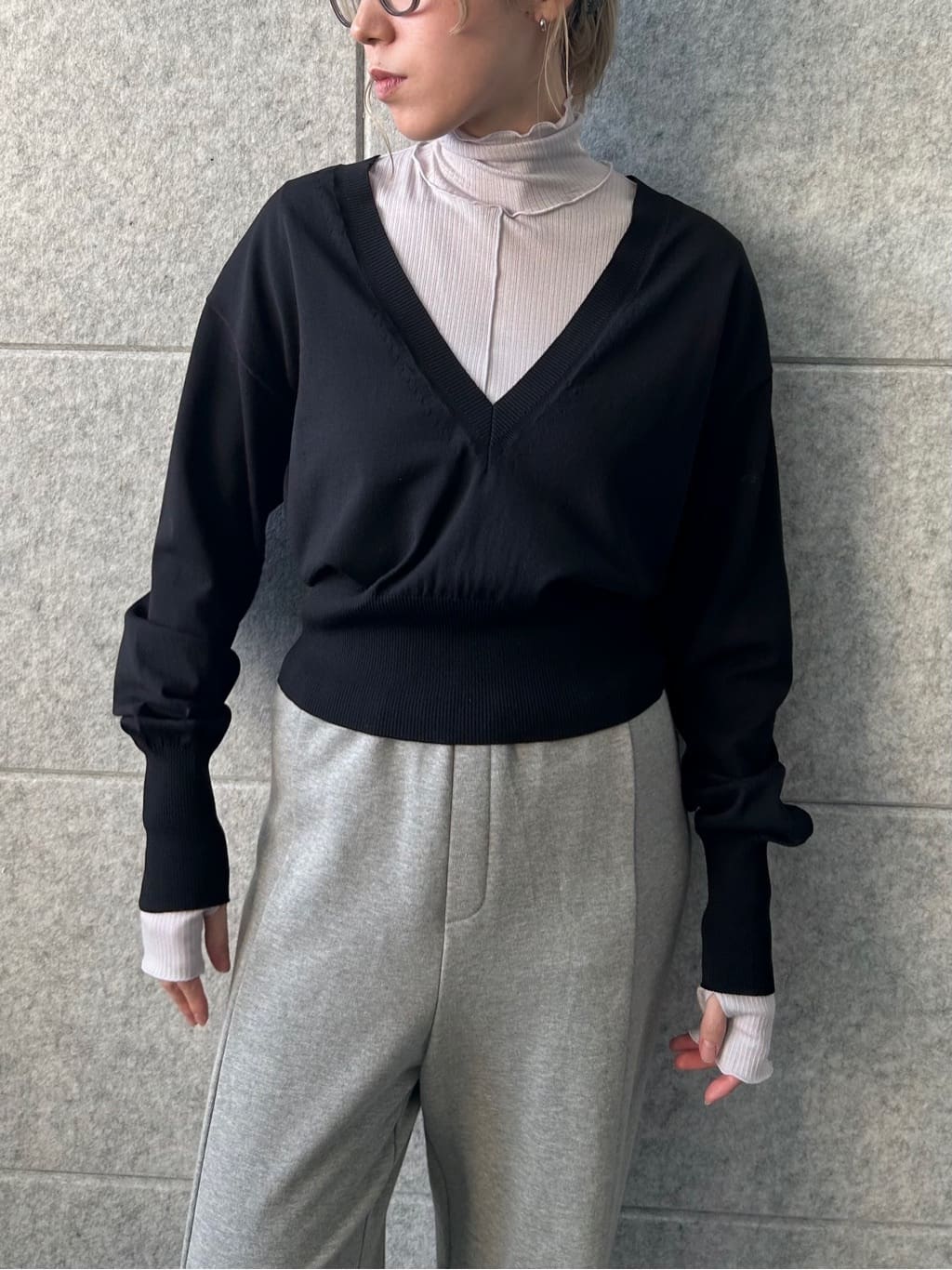 honoka Aさんの「CODE A｜V pullover knit」を使ったコーディネート
