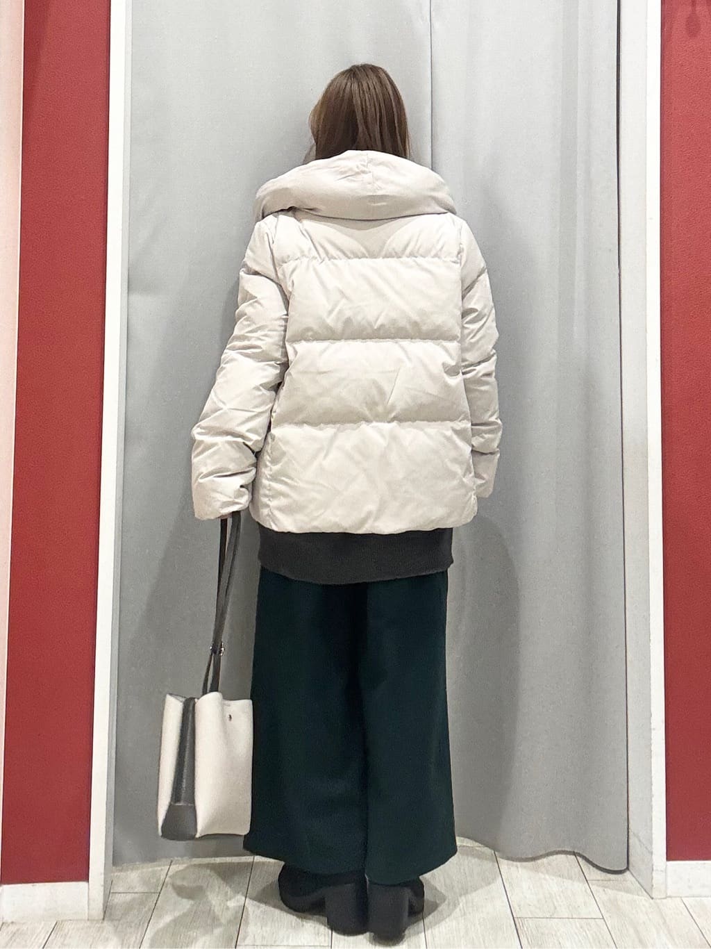 shioさんの「SHOO･LA･RUE｜【撥水/洗える】ショートフーディーダウン」を使ったコーディネート