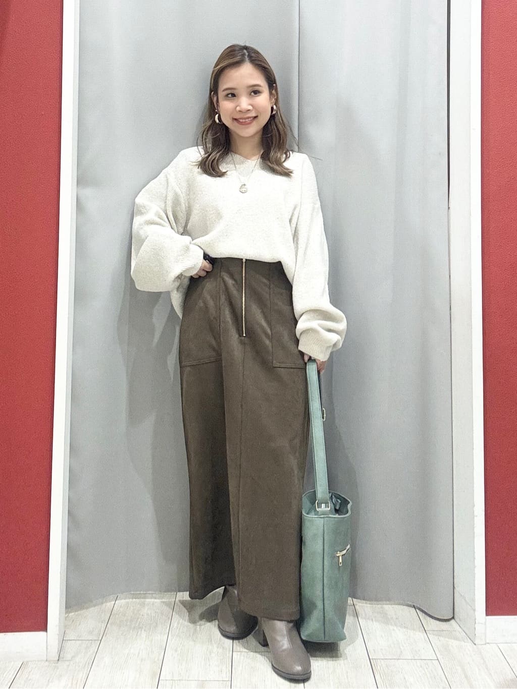 shioさんの「SHOO･LA･RUE｜【S-LL】きらっと華やぐ　大人のスパンコールニット」を使ったコーディネート