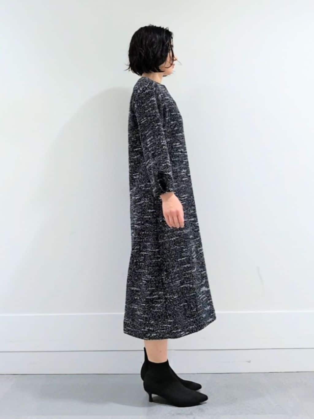 ミズタさんの「UNTITLED｜【洗える/ストレッチ】ツイードジャージワンピース」を使ったコーディネート