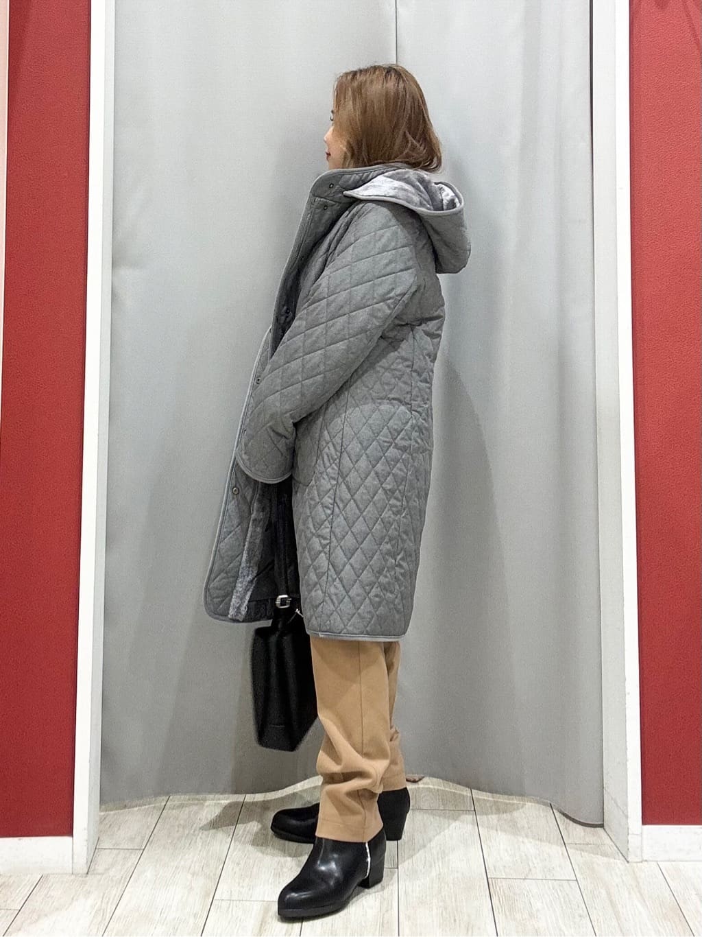 shioさんの「SHOO･LA･RUE｜【撥水/フード取り外し可】自然にくびれる あったかダイヤ柄キルトコート【CIRCRIC】」を使ったコーディネート