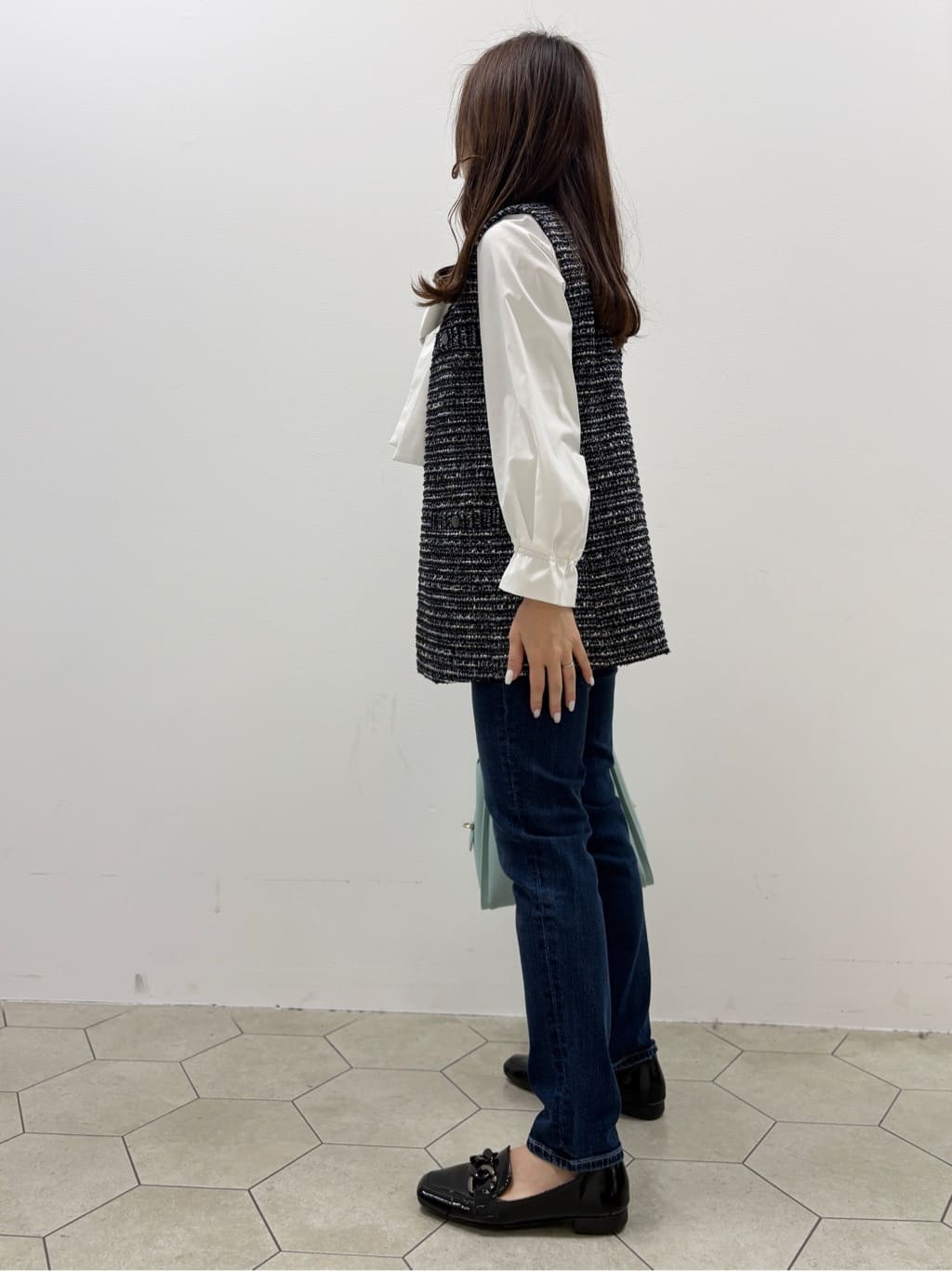 kahoさんの「INDIVI｜【2点セット／洗える】ツイードジレ＆ボウタイブラウス」を使ったコーディネート