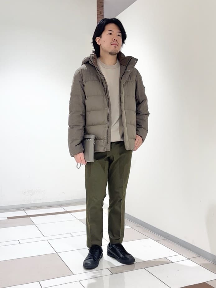 及川さんの「TAKEO KIKUCHI｜カラーコンビ ダウンブルゾン」を使ったコーディネート