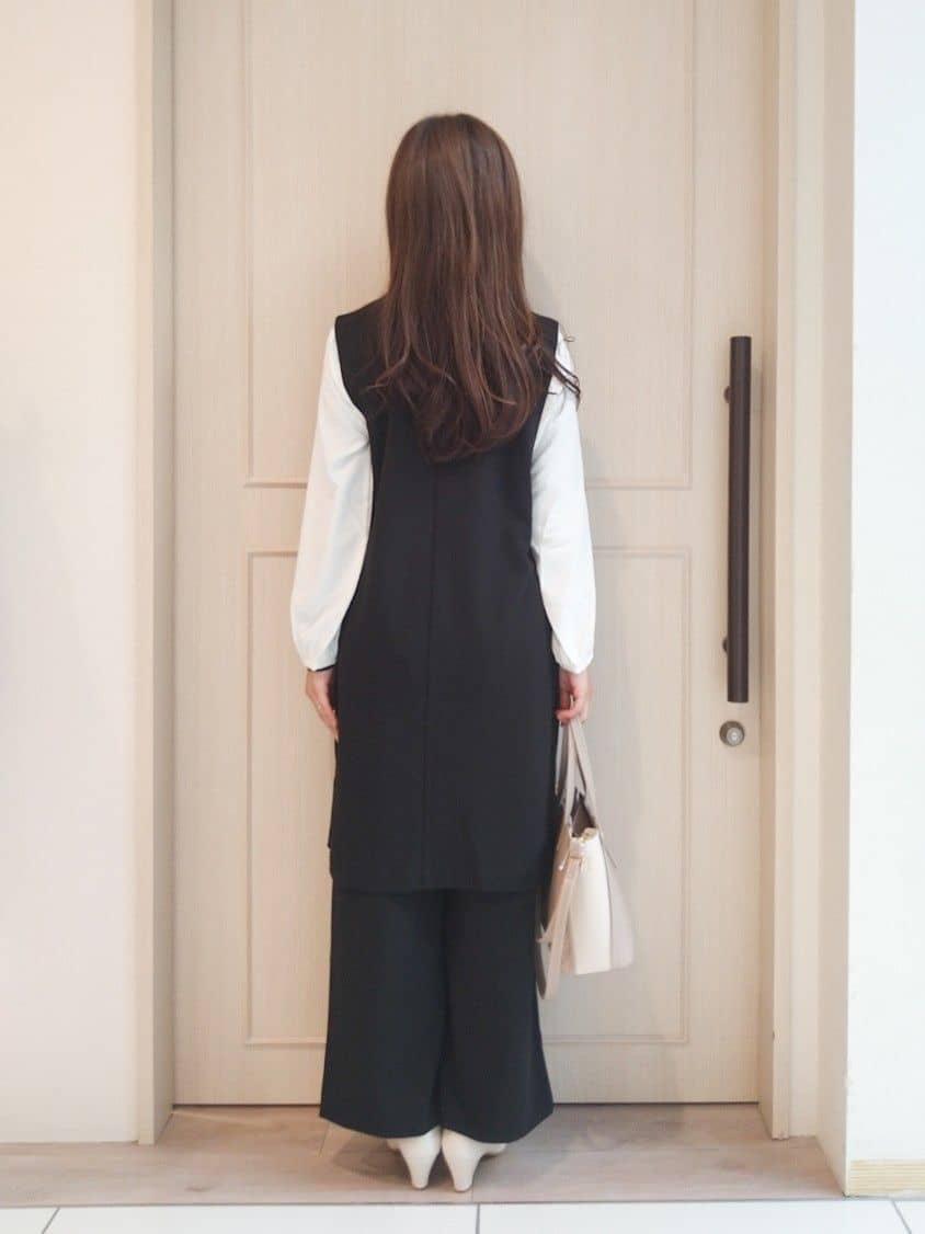 mi-saさんの「SHOO･LA･RUE｜【洗濯機可】上品で華やか スタンドフリルブラウス」を使ったコーディネート
