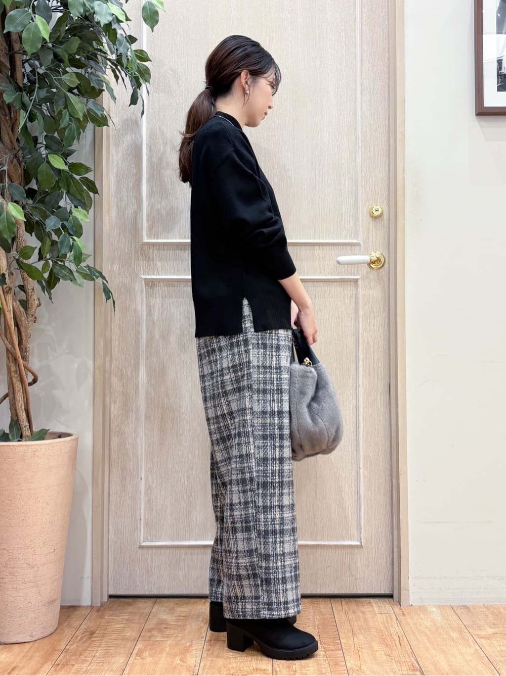 なみさんの「SHOO･LA･RUE｜【2点セット】着るだけで決まる クラシカルなツイード調 チェック柄セットアップ」を使ったコーディネート