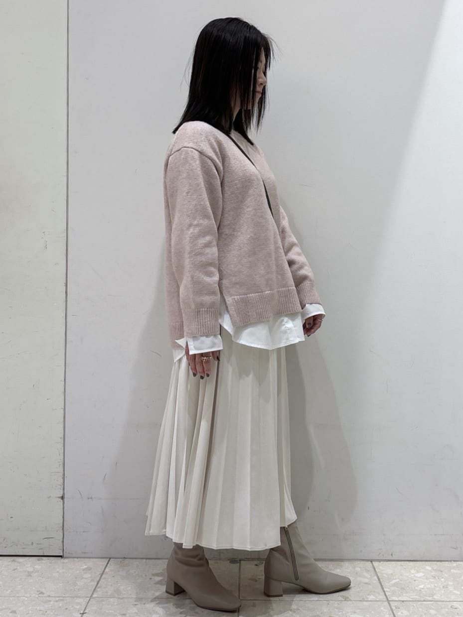 mameさんの「OPAQUE.CLIP｜リラクシークルーネックニット【洗濯機OK】」を使ったコーディネート