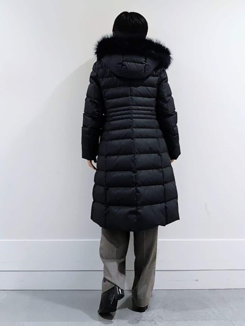 ミズタさんの「UNTITLED｜【はっ水機能/フード取り外し可/防寒】ロングダウンコート」を使ったコーディネート