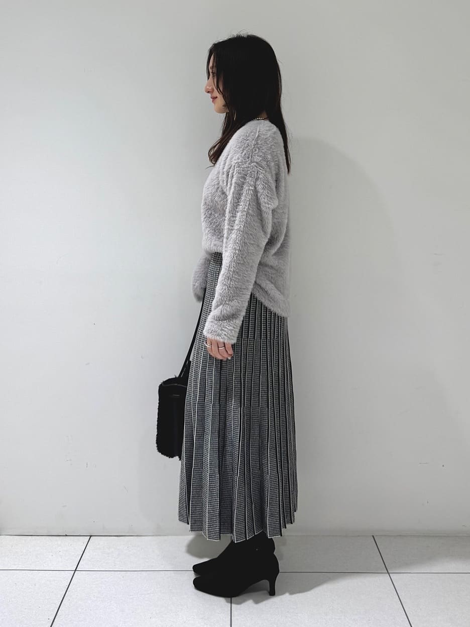 そんさんの「INDIVI｜【洗える】エアリーシャギートップス」を使ったコーディネート