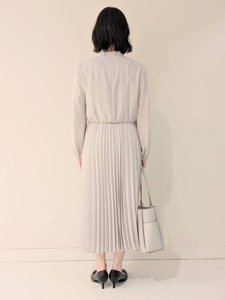 サオリさんの「UNTITLED｜◆【フォーマル/洗える】ボウタイ プリーツワンピース」を使ったコーディネート
