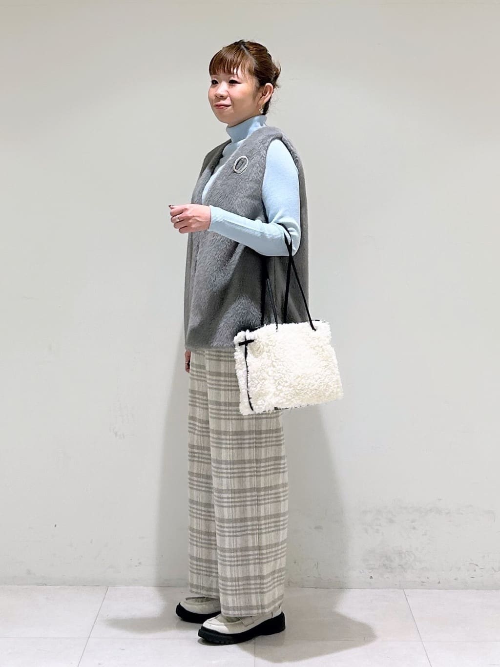 tsuyuさんの「INDIVI｜【日本製／ミドル丈】スタンドカラーミドルコート」を使ったコーディネート