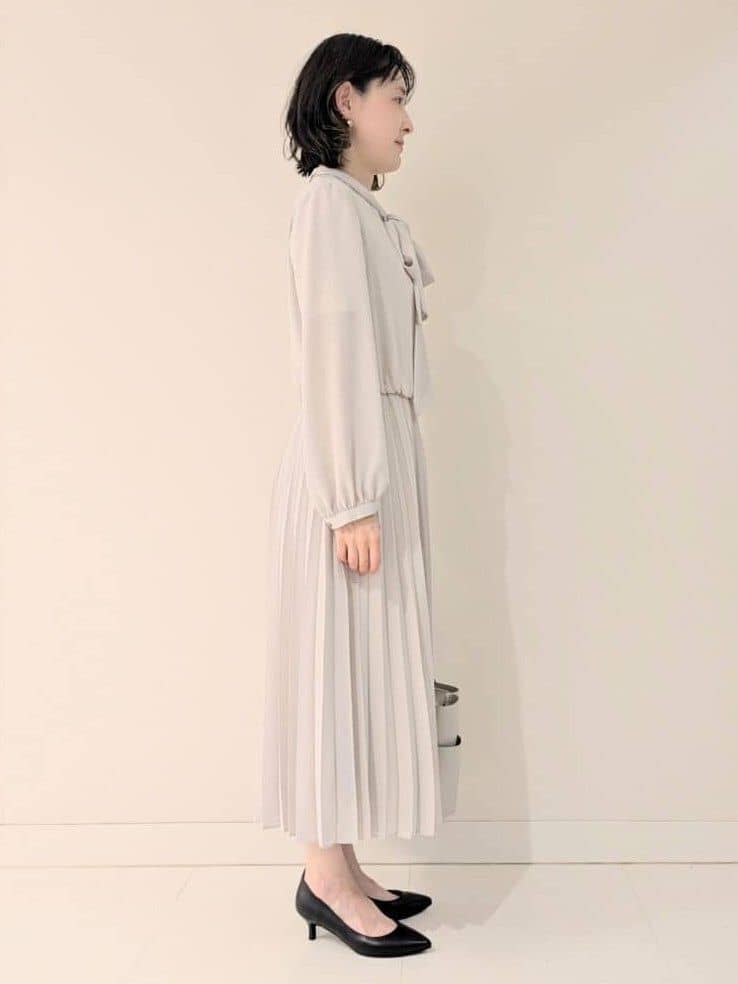 サオリさんの「UNTITLED｜◆【フォーマル/洗える】ボウタイ プリーツワンピース」を使ったコーディネート