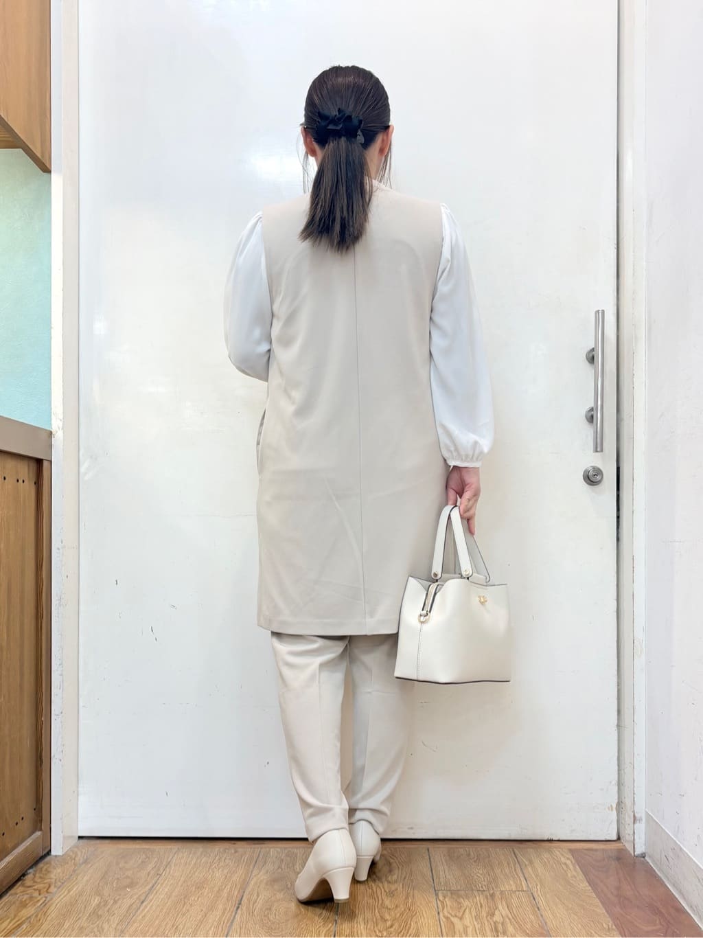 だいわさんの「SHOO･LA･RUE｜【洗濯機可/セットアップ可/S-3L】きちんと楽に。カットジョーゼット ロングジレ」を使ったコーディネート