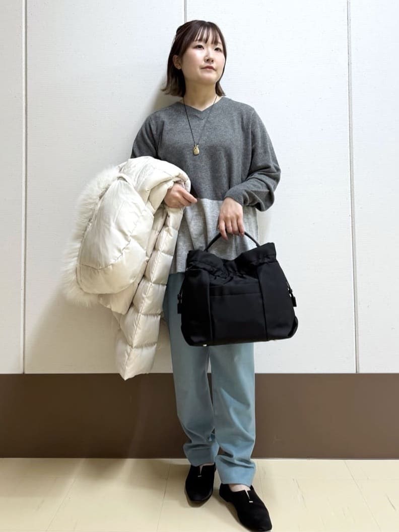 Rikoさんの「INDIVI｜【名品／撥水／抗菌防臭】ロング丈リサイクルダウンコート」を使ったコーディネート